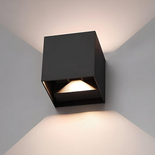 Minimalistische Würfel-Wandleuchte