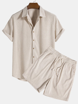 Sommerliches Polyester-Set: Gestreiftes Shirt & Trendige Shorts