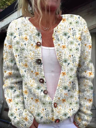 Ein wunderschöner Cardigan mit zarten floralen Mustern in sanften Farben, der sich ideal für einen eleganten und dennoch lässigen Look eignet. Perfekt für verschiedene Anlässe, bietet dieser Cardigan Vielseitigkeit und Stil.