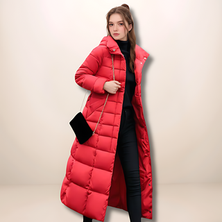Fashlyn roter Trench Coat mit stilvollem, langem Schnitt und Stehkragen. Modern und warm – die perfekte Wahl für kühle Tage mit einem modischen Statement.