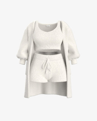 Havira Damen Set in weiß, bestehend aus einem flauschigen Cardigan, einem bequemen Oberteil und Shorts. Perfekt für entspannte Tage oder gemütliche Abende zu Hause.