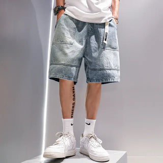 Sommer-Bereitschaft: Die "BlitzMode" Denim-Shorts für Herren