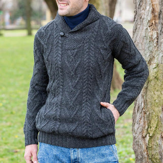 Herrenpullover mit Einem Knopf | Schalkragen