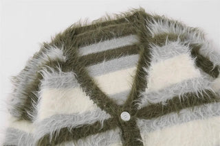 Gestreifter Plüsch-V-Ausschnitt-Pullover für Herren von EdelKragen